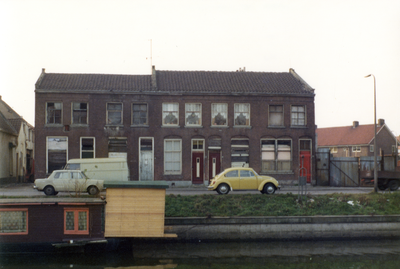 601351 Gezicht op de voorgevels van de huizen Hogelanden W.Z. 39 (links) -43 te Utrecht.